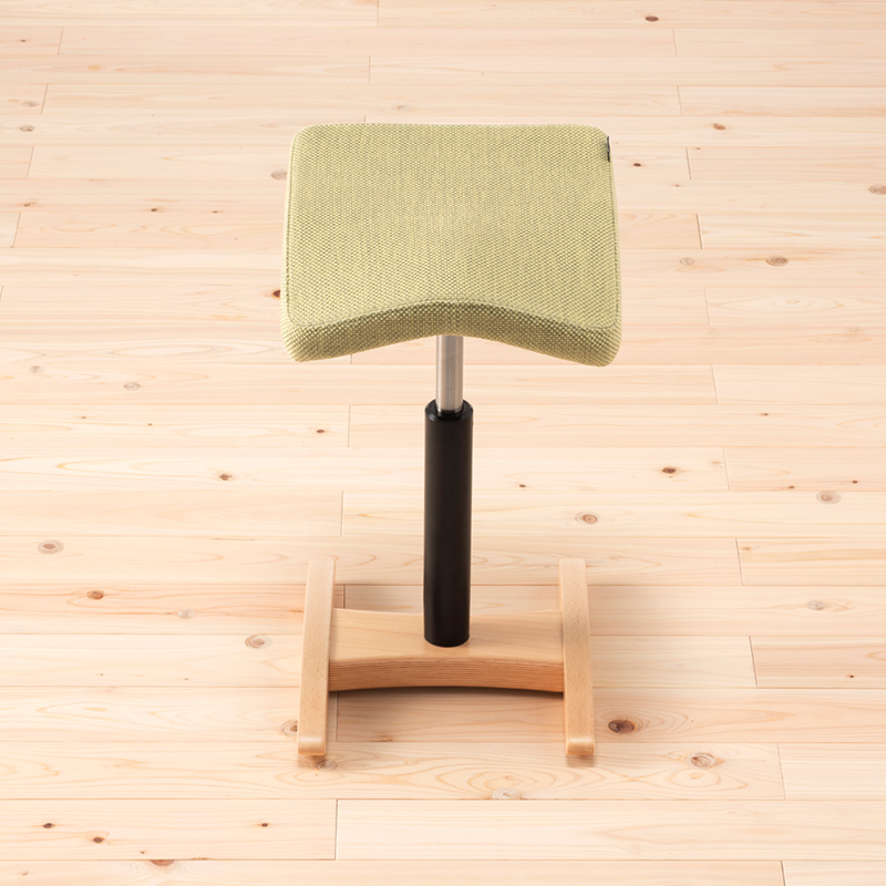 製品情報 | 腰痛対策と姿勢改善に着目した「歩くように座る」椅子 